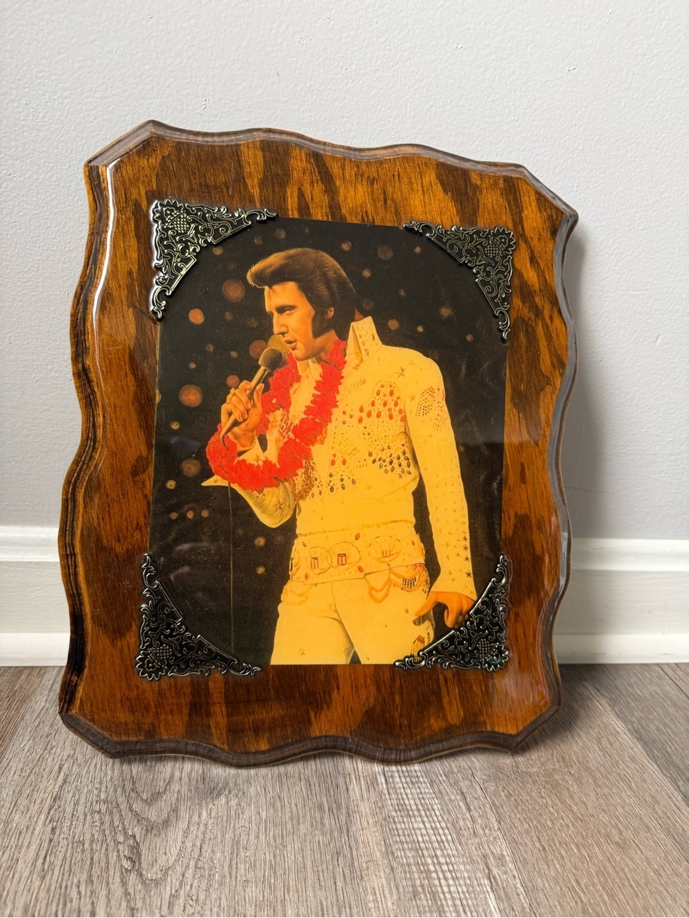VTG Elvis Gold Wood Framed Wall Plaque  Decor Music Decor